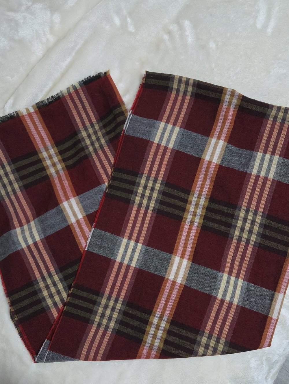 Cashmaire Plaid/Tartan Scarf.  Made In Italy. NWOT.